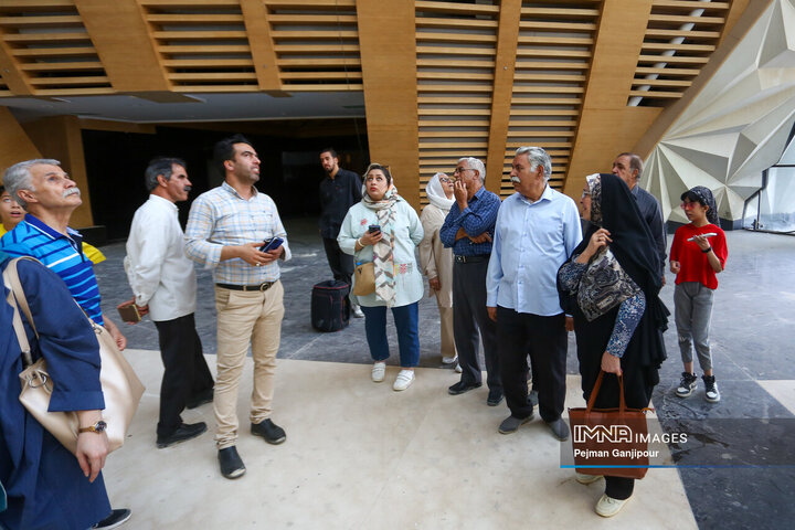 بازدید پرسنل هوانیروز اصفهان از پروژه‌های شاخص شهری