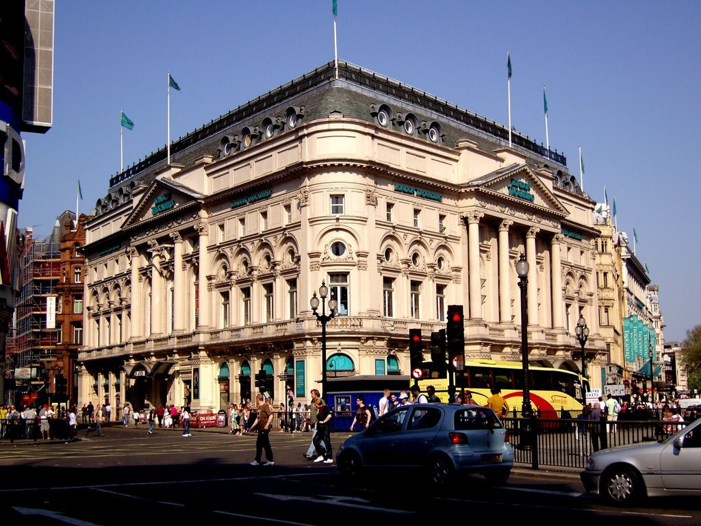 معروف‌ترین ساختمان نمادین لندن، مسجد می‌شود