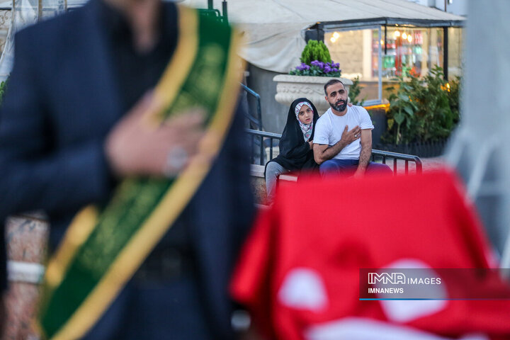 اهتزاز پرچم متبرک اباعبدالله الحسین(ع) دز مجتمع گردشگری صفه