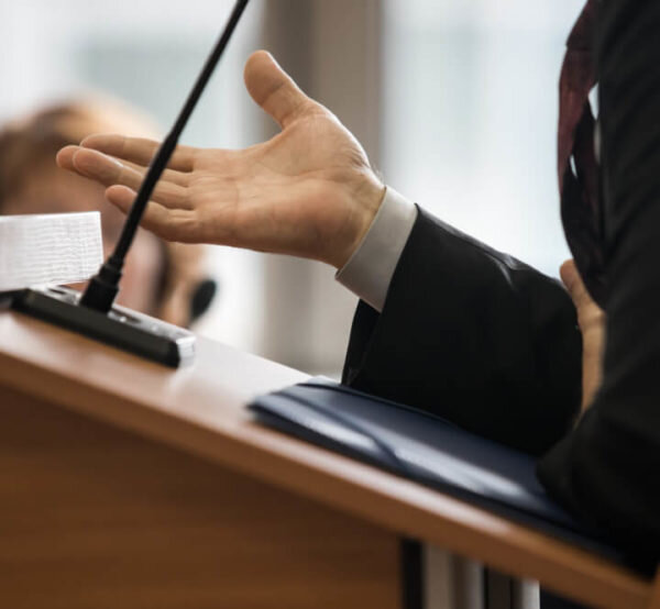 نقش موثر وکیل در طرح شکایت