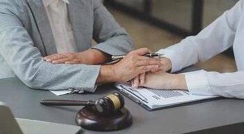 نقش موثر وکیل در طرح شکایت