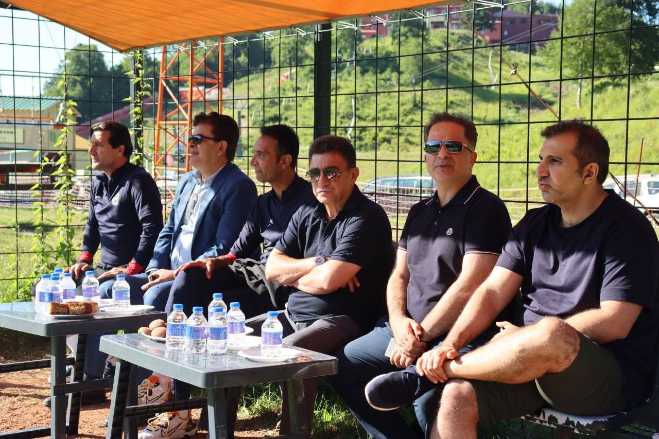 قلعهنویی و عنایتی تماشاگر بازی دوستانه نساجی مقابل الخلیج عربستان+ عکس