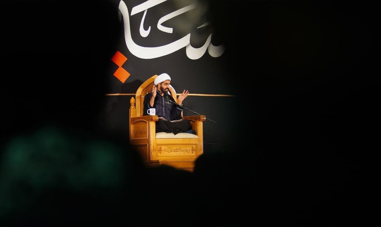 اینجا نوجوان و جوانان محور قرار دارند