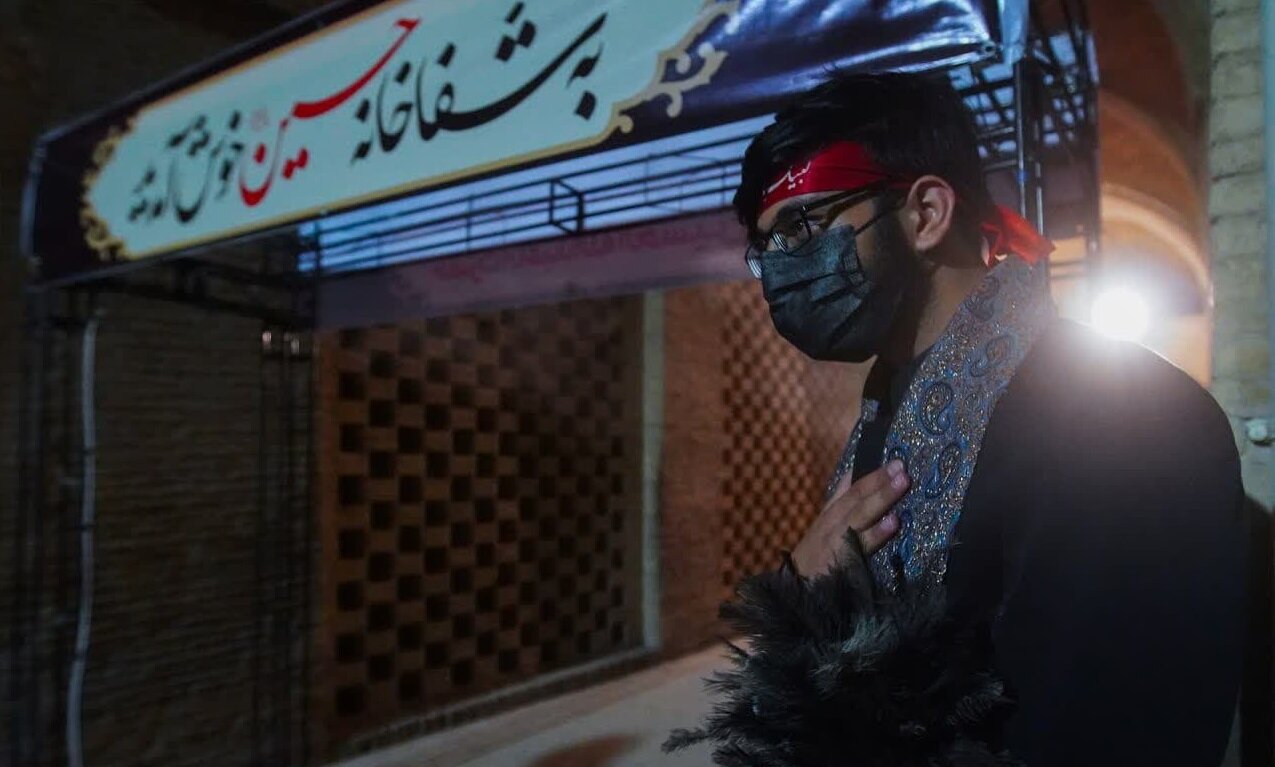 اینجا نوجوان و جوانان محور قرار دارند