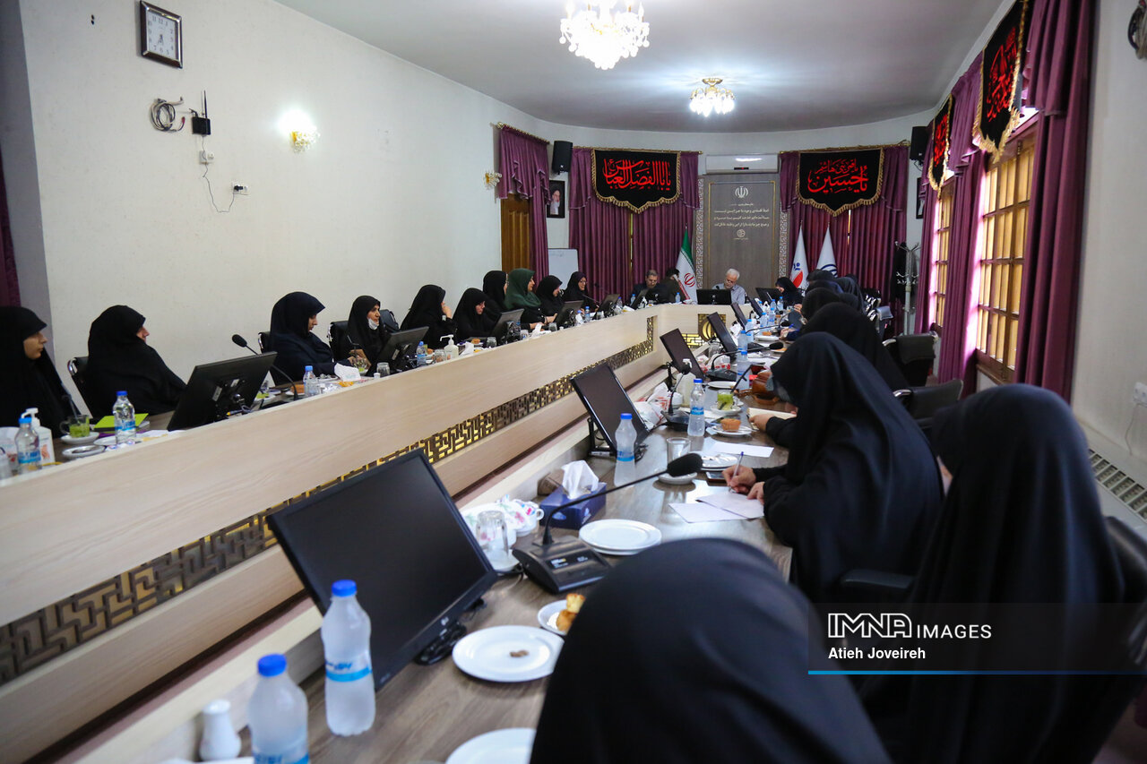 نگاه بانوان در مدیریت شهری تسری پیدا میکند