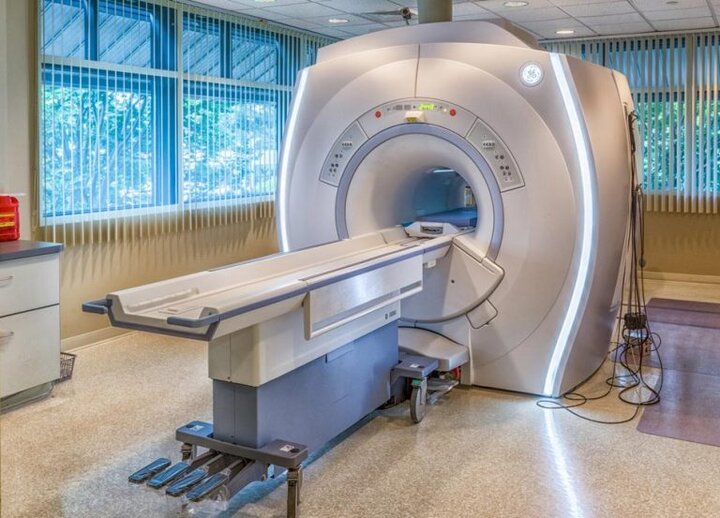 تحویل یک دستگاه MRI مدرن به مرکز آموزشی درمانی شهدای عشایر خرم آباد