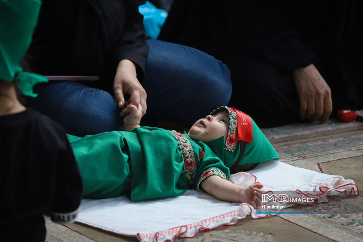 مراسم شیرخوارگان حسینی در زرین‌شهر اصفهان