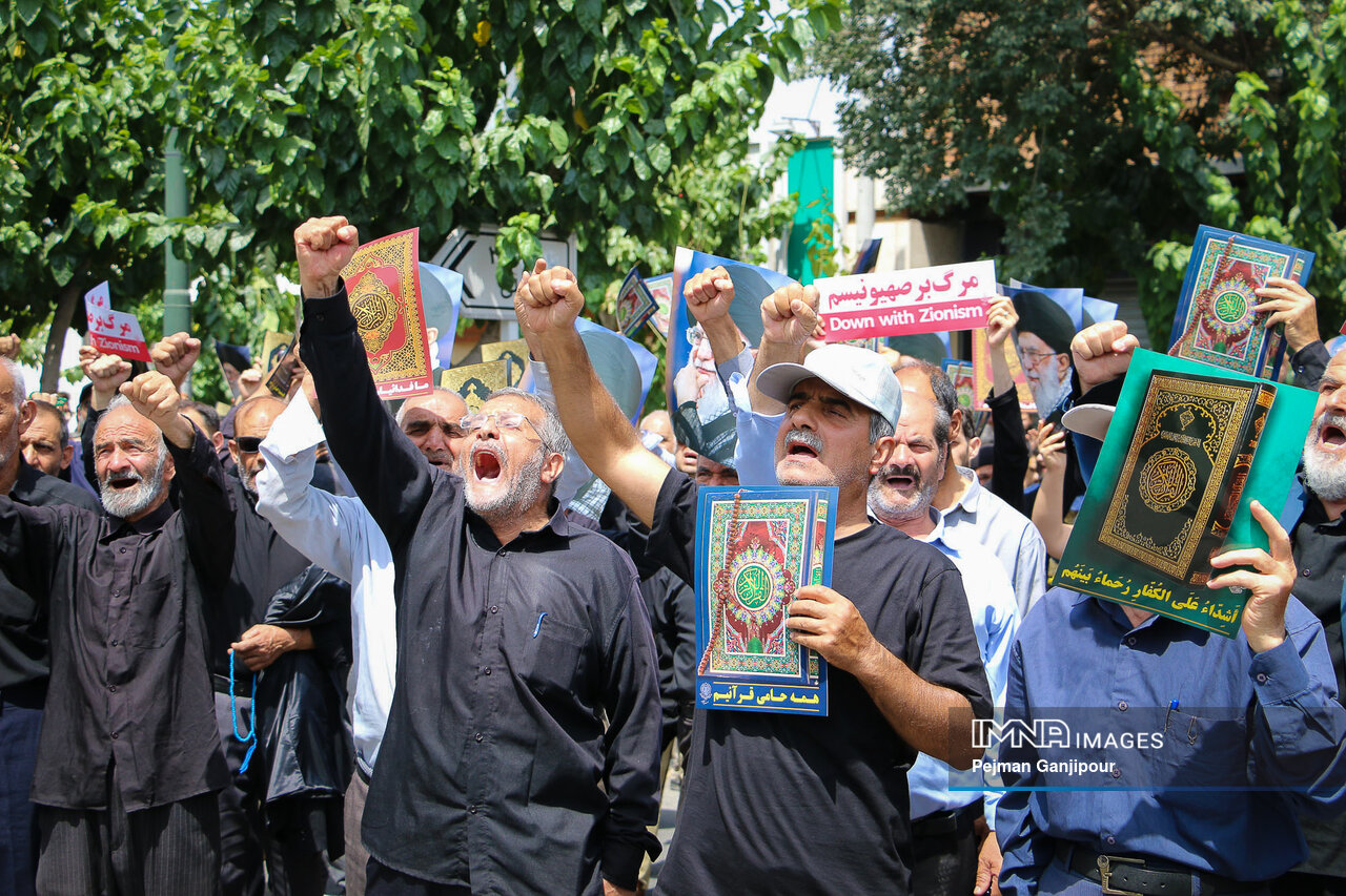 تظاهرات محکومیت اهانت به قرآن در اصفهان