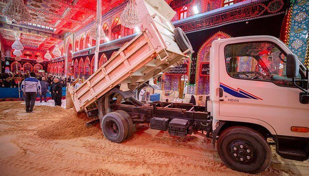 حرم امام حسین (ع) برای حضور دسته عزاداری طویریج آماده شد+ تصاویر و فیلم