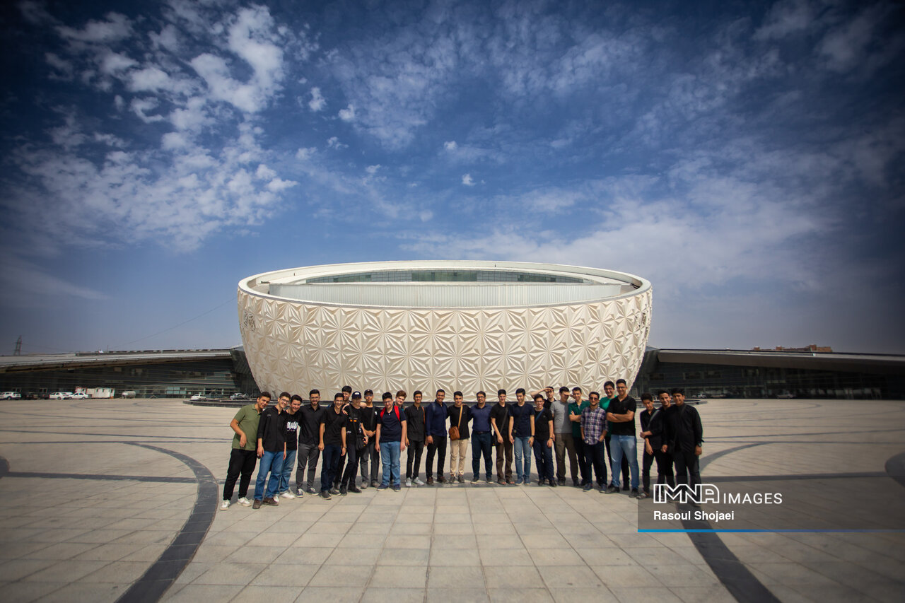بازدید دانش‌آموزان از پروژه‌های شهری اصفهان