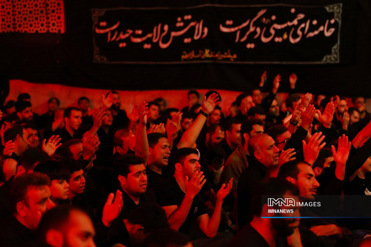 وقتی مداحان نوحهای جز «حسین وای» خواندند