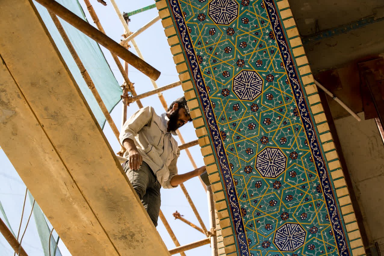 صحن حضرت زینب(س) در کربلا به مرحله کاشیکاری رسید + تصاویر