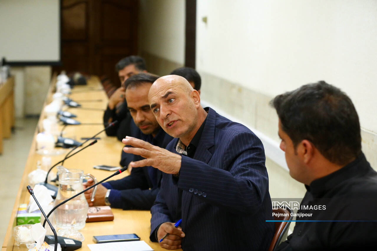 ضرورت ساماندهی ورودی شهرها / جادههای شهرستان نجفآباد کددار شود