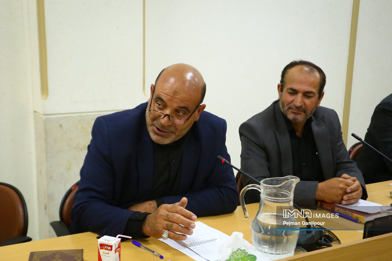 ضرورت ساماندهی ورودی شهرها / جادههای شهرستان نجفآباد کددار شود