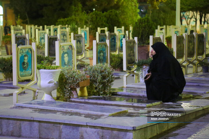 شب‌های محرم در گلستان شهدای اصفهان