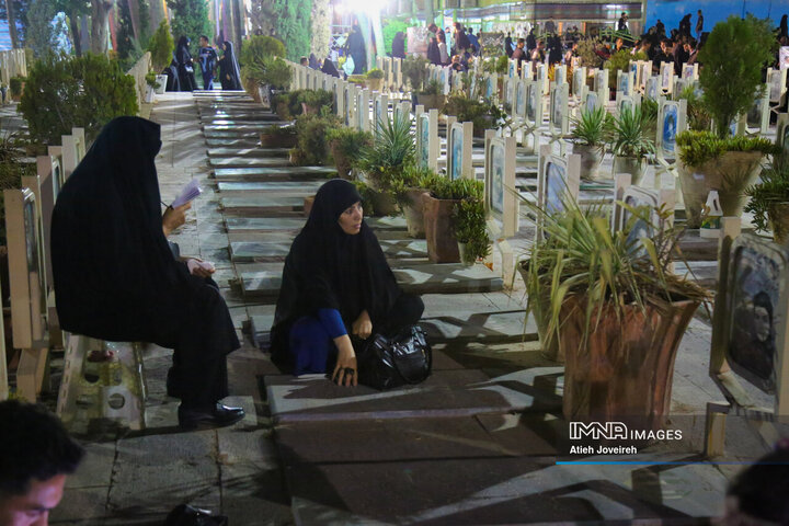 شب‌های محرم در گلستان شهدای اصفهان