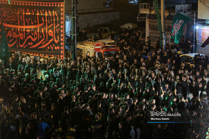 تجمع بزرگ عاشوراییان فردا در میدان امام‌ حسین (ع) اصفهان برگزار می‌شود