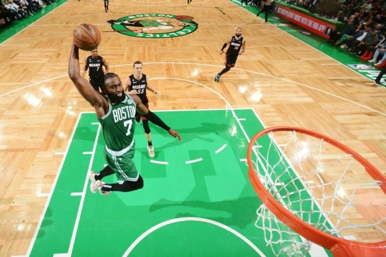 بزرگترین قرارداد تاریخ ورزش امضا شد/ ۳۰۴ میلیون دلار رکورد گرانترین انتقال تاریخ NBA