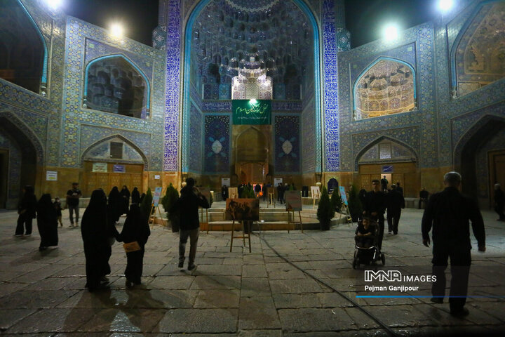 مراسم عزاداری شب عاشورا در هیئت رزمندگان اسلام اصفهان