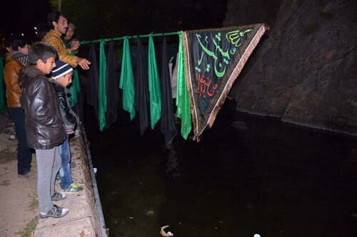 از فرو بردن علم در گرداب بن تا خیمهسوزان در طاقانک