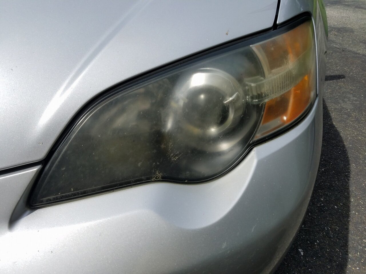 رفع کدری چراغ ماشین چگونه است؟ + بررسی روشهای مختلف و بهترین محلول برای شفافیت چراغ