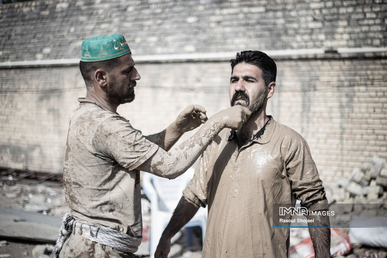 محرم آمد و عالم سیاهپوش حسین (ع) شد