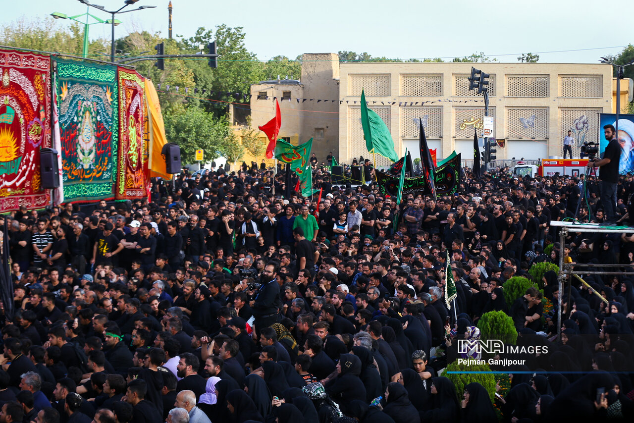 طنین نوای یاحسین(ع) در آسمان نصفجهان