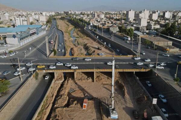 تعریض پل سلمان فارسی شیراز مراحل پایانی را طی می‌کند