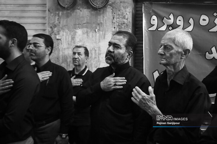 قافله عزاداری هیئت بنی فاطمه در بازار اصفهان