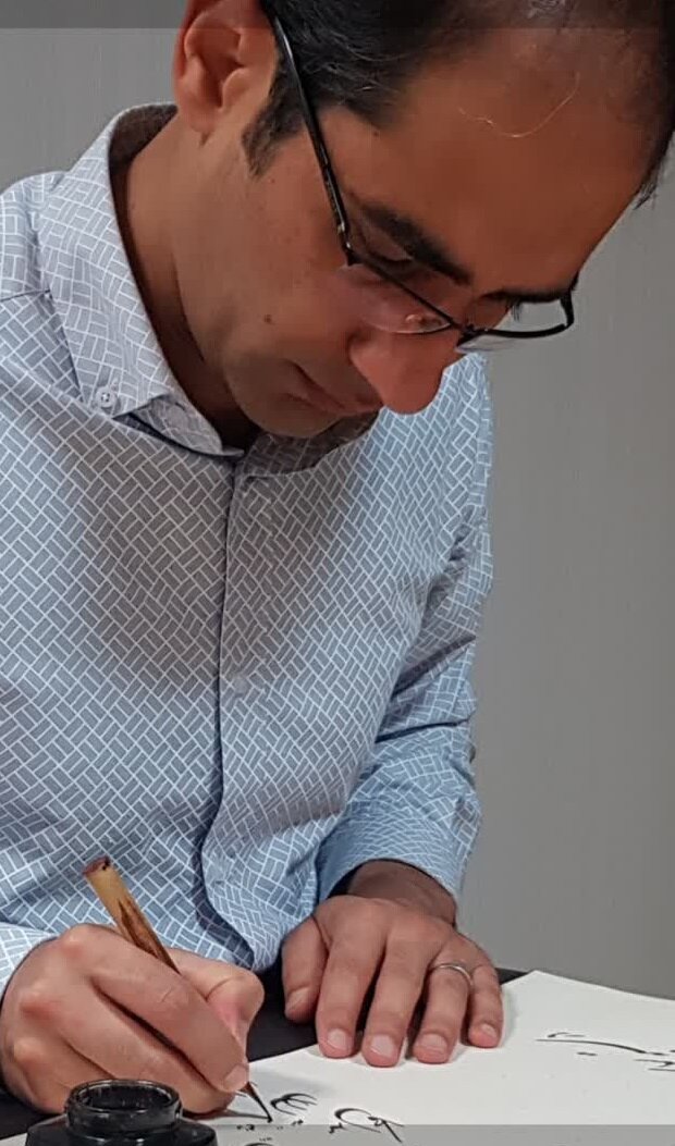 خوشنویسی؛ نشانهای برای به ماتم نشستن با مرکب دیده در عزای حسینی