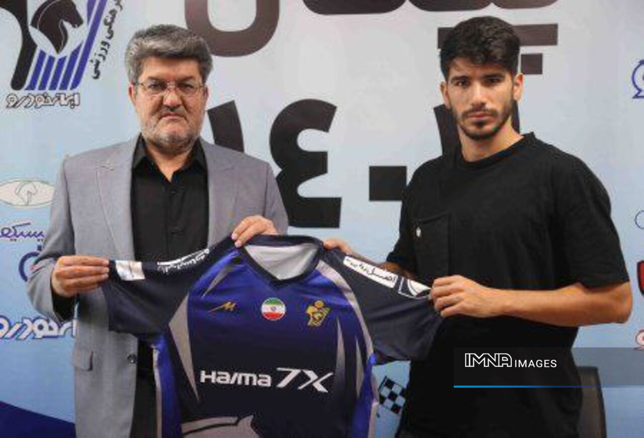 مدافع دو فصل اخیر ذوبآهن به پیکان پیوست