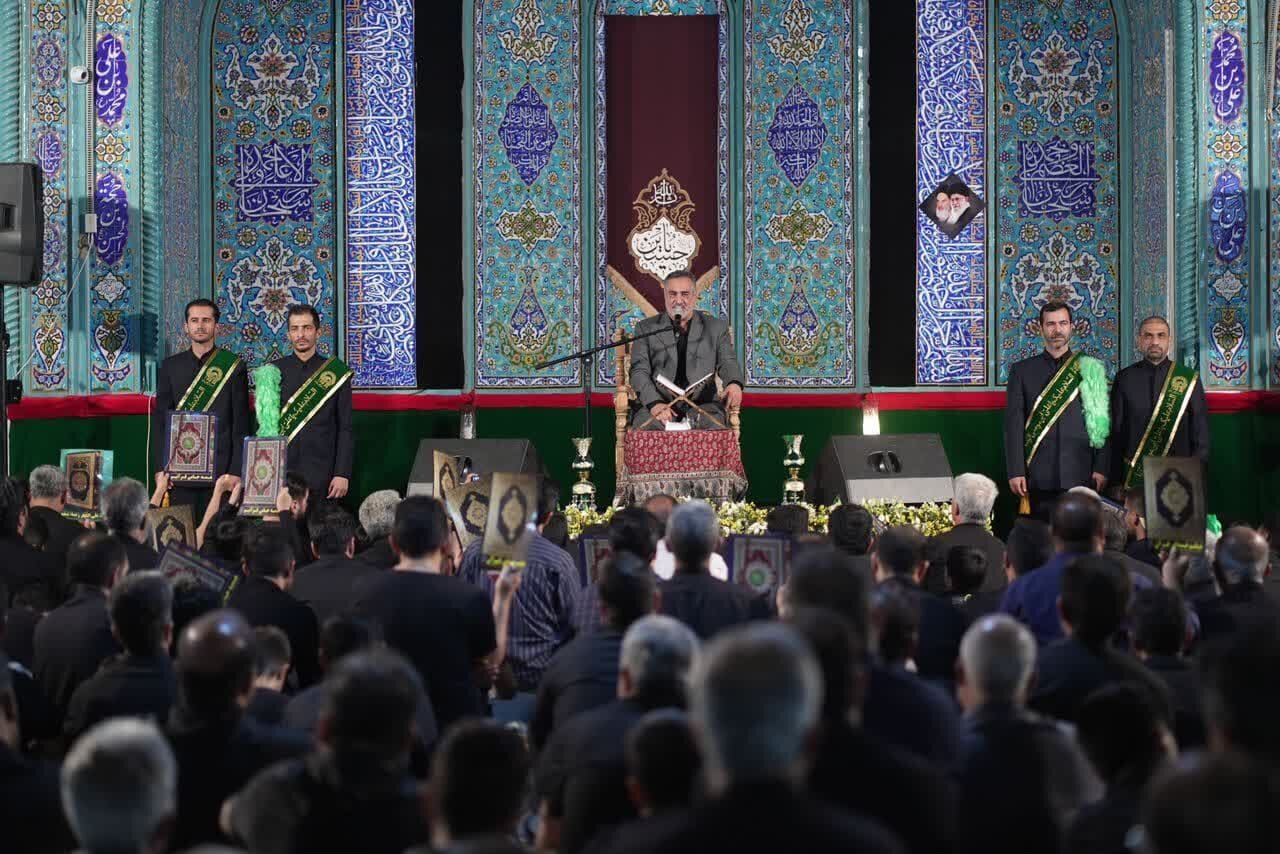 اقامه عزای حسینی در اصفهان، با تأکید بر اتصال جدایی ناپذیر قرآن و عترت