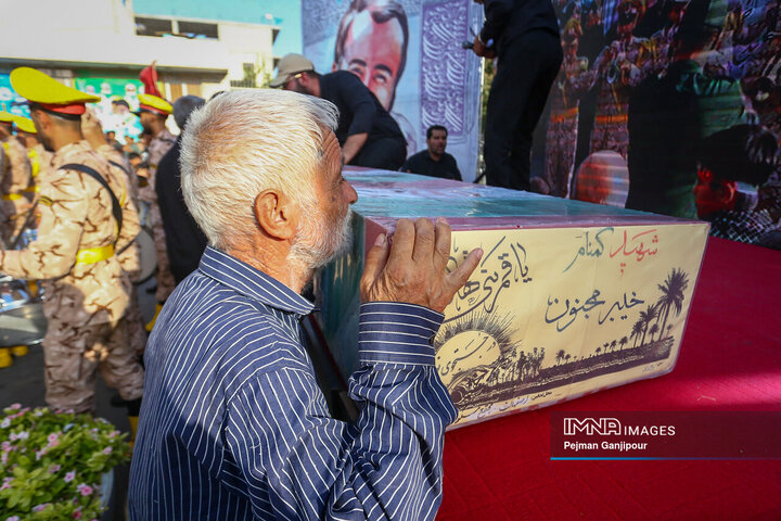 مراسم تشییع و تدفین شهید گمنام دفاع مقدس در اصفهان