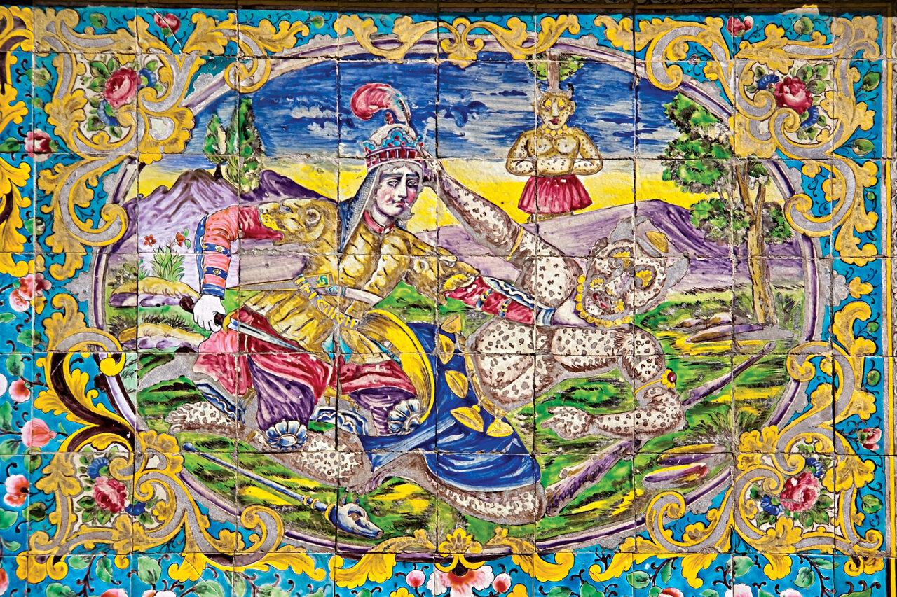 روایتی از بازی رنگ‌ها و نقش‌ها بر کاشی‌های گلستان