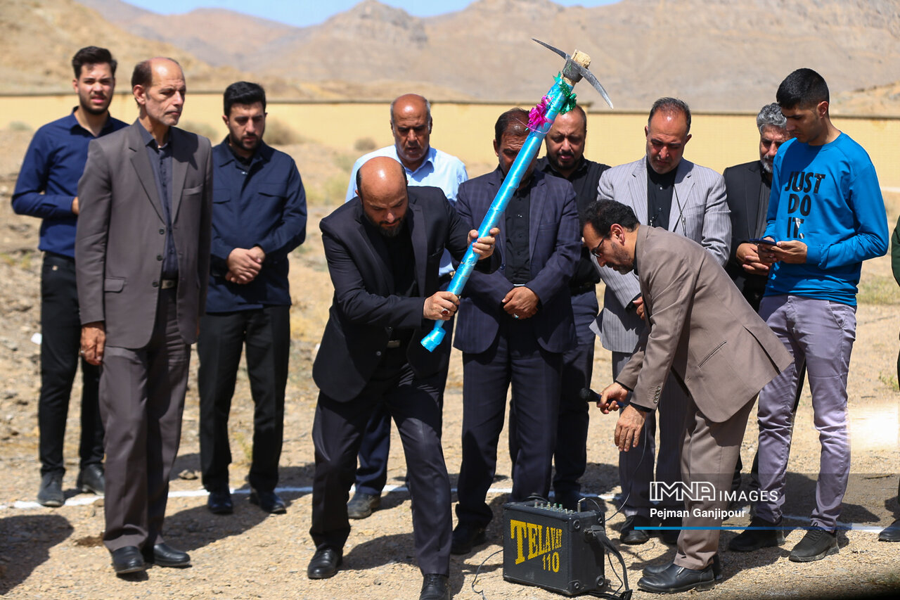 خیرین مدرسهساز مکتبخانه عشق برپا میکنند