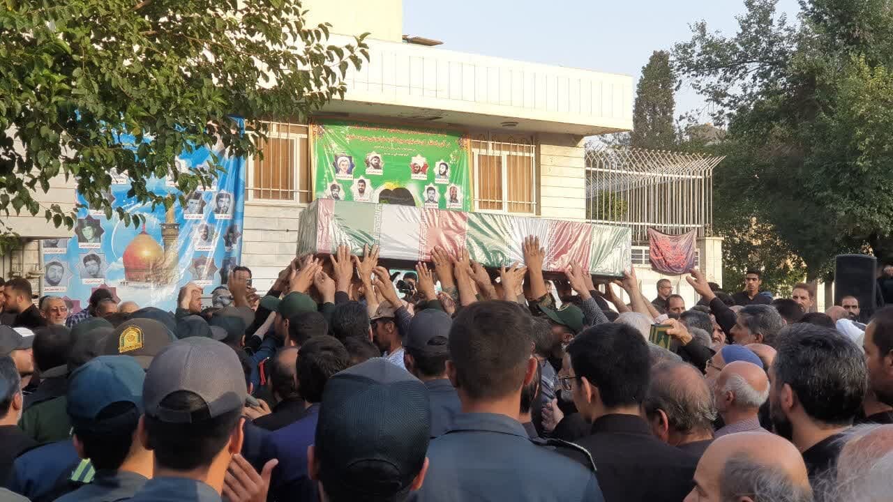 تشییع و خاکسپاری شهید گمنام در اصفهان