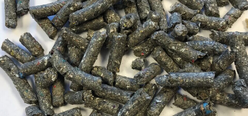 تبدیل پلاستیکهای بیارزش به سوختهای فسیلی در اندونزی