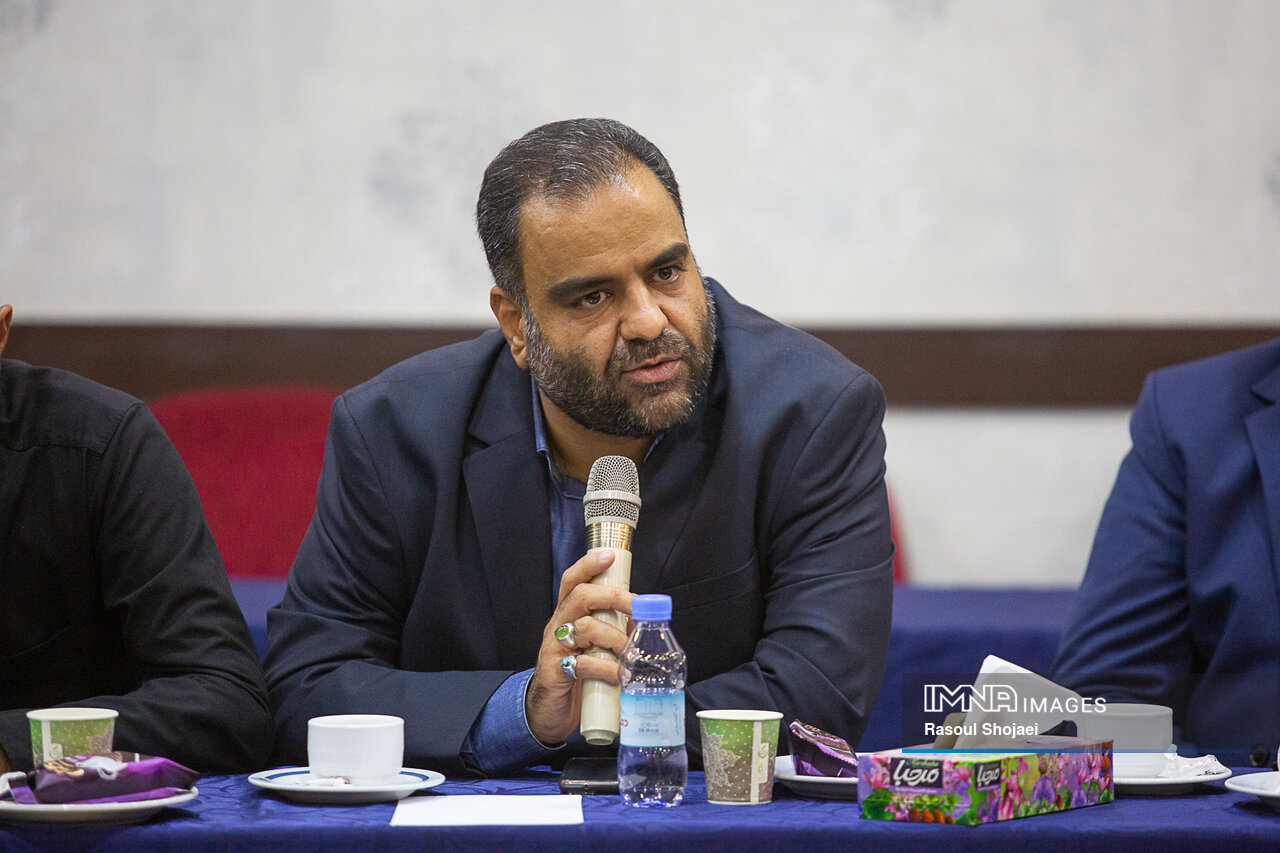 هماندیشی ارگانهای شهری برای ساماندهی بازار بزرگ/ بازاریان از دغدغههای خود گفتند