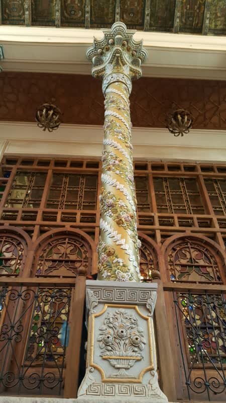 شهسواران، منزلگه عاشقی در نصف جهان