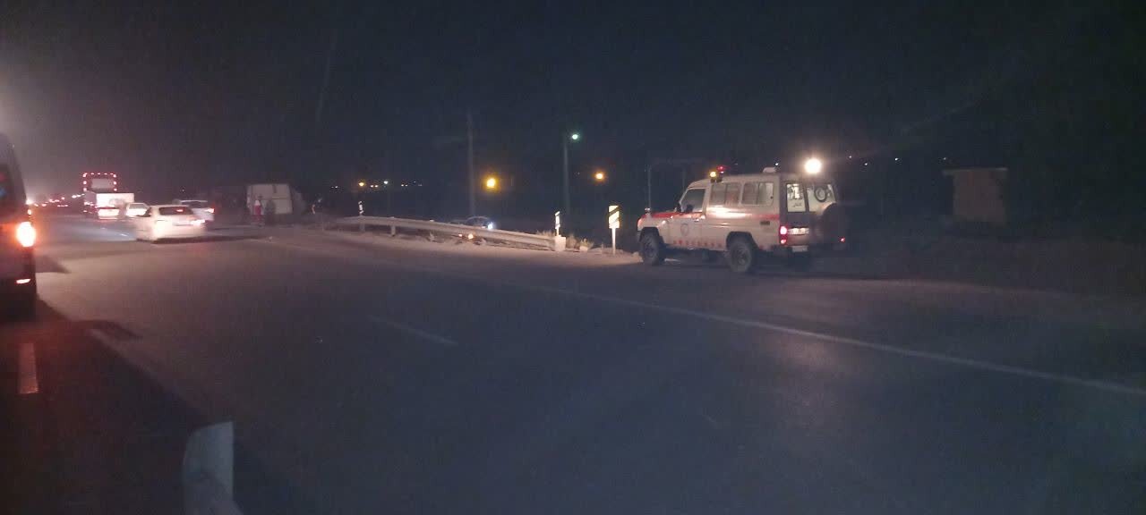 تصادف زنجیرهای کامیون با ۳ خودروی سواری در محور کاشان _ قم + عکس