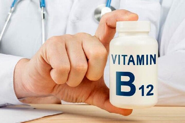 علائم کمبود ویتامین B12 چیست؟