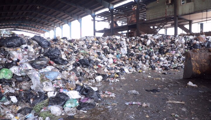 بیش از ۴۰۰ تن پسماند شبانه از سطح شهر سنندج جمع‌آوری می‌شود