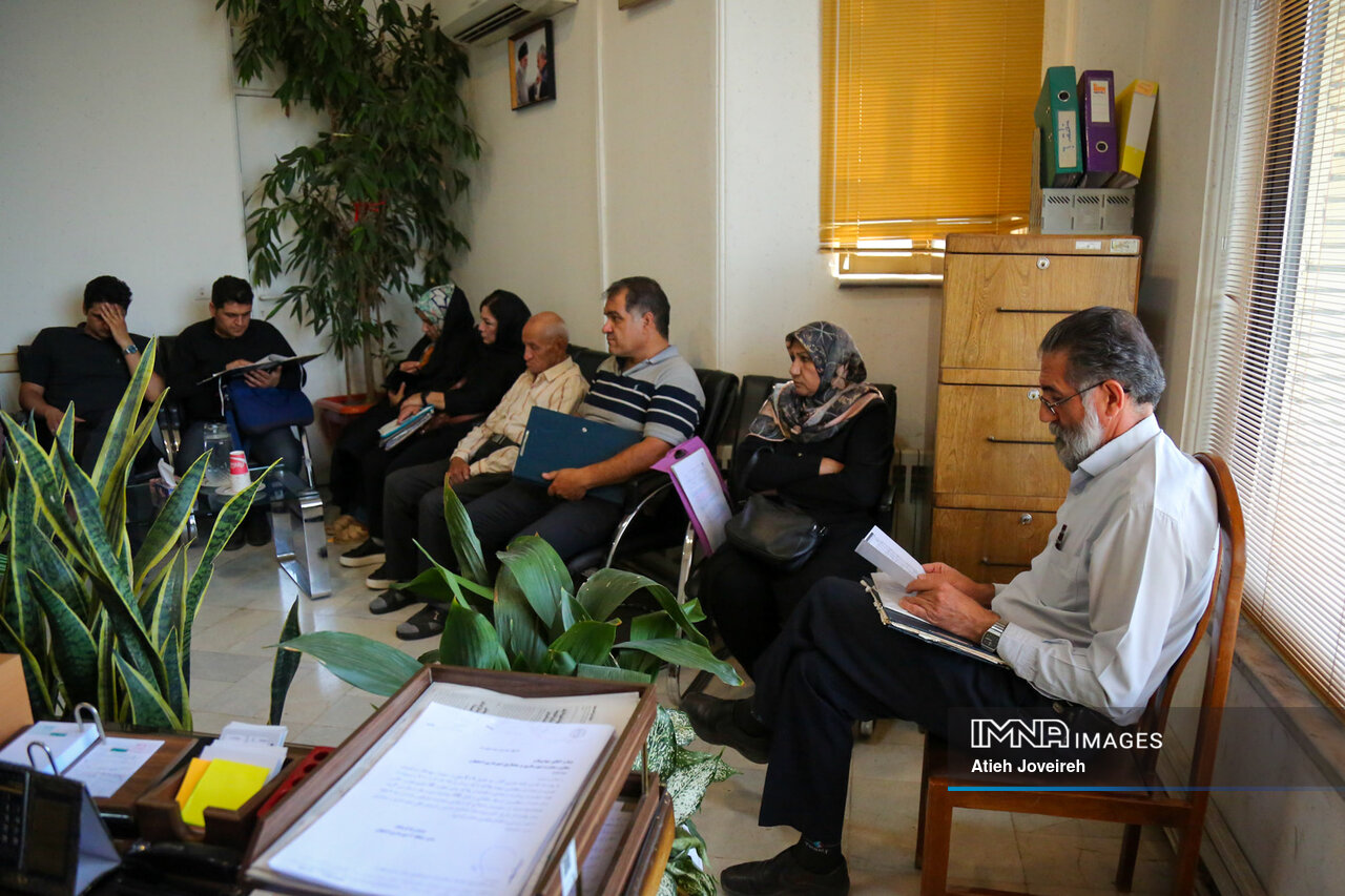 رایزنی قانونی شورای ششم برای رفع مشکلات مردم