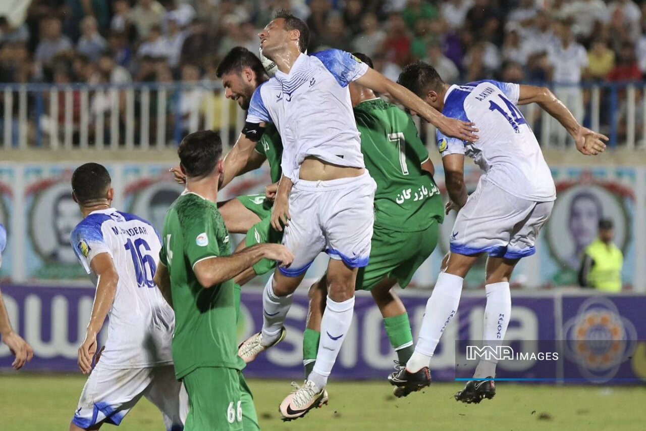 پایان هفته سوم با دیدار حساس پرسپولیس و ذوبآهن