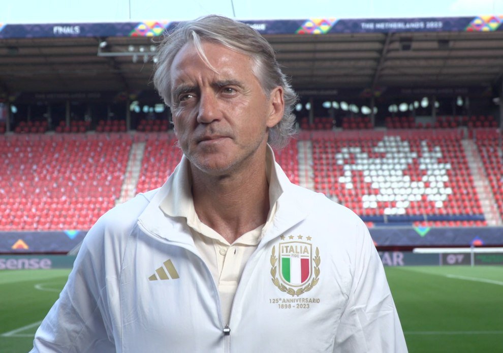 روبرتو مانچینی از هدایت تیم ایتالیا استعفا کرد
