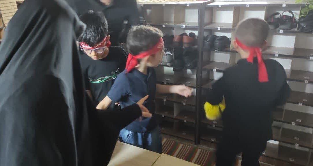 اینجا تمام مسئولیتهای روضه با دانشآموزان است