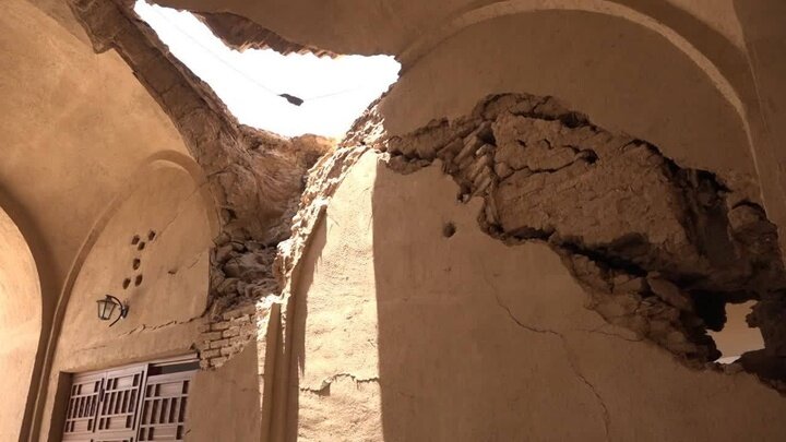 بلاتکلیفی بازسازی ساباط تخریب‌شده میدان «خان» بافق