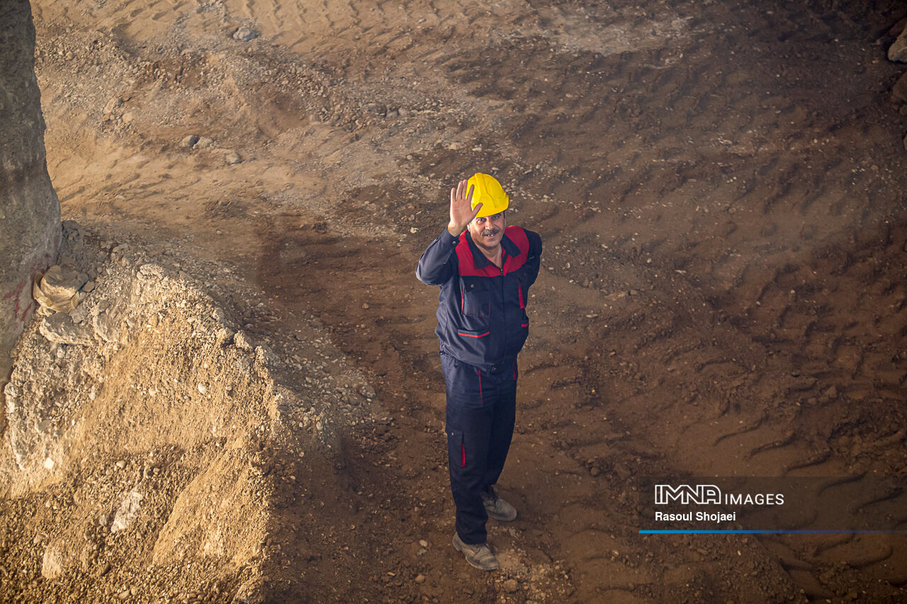 صدای مترو از زیرگذر میدان امام علی(ع) به گوش میرسد!