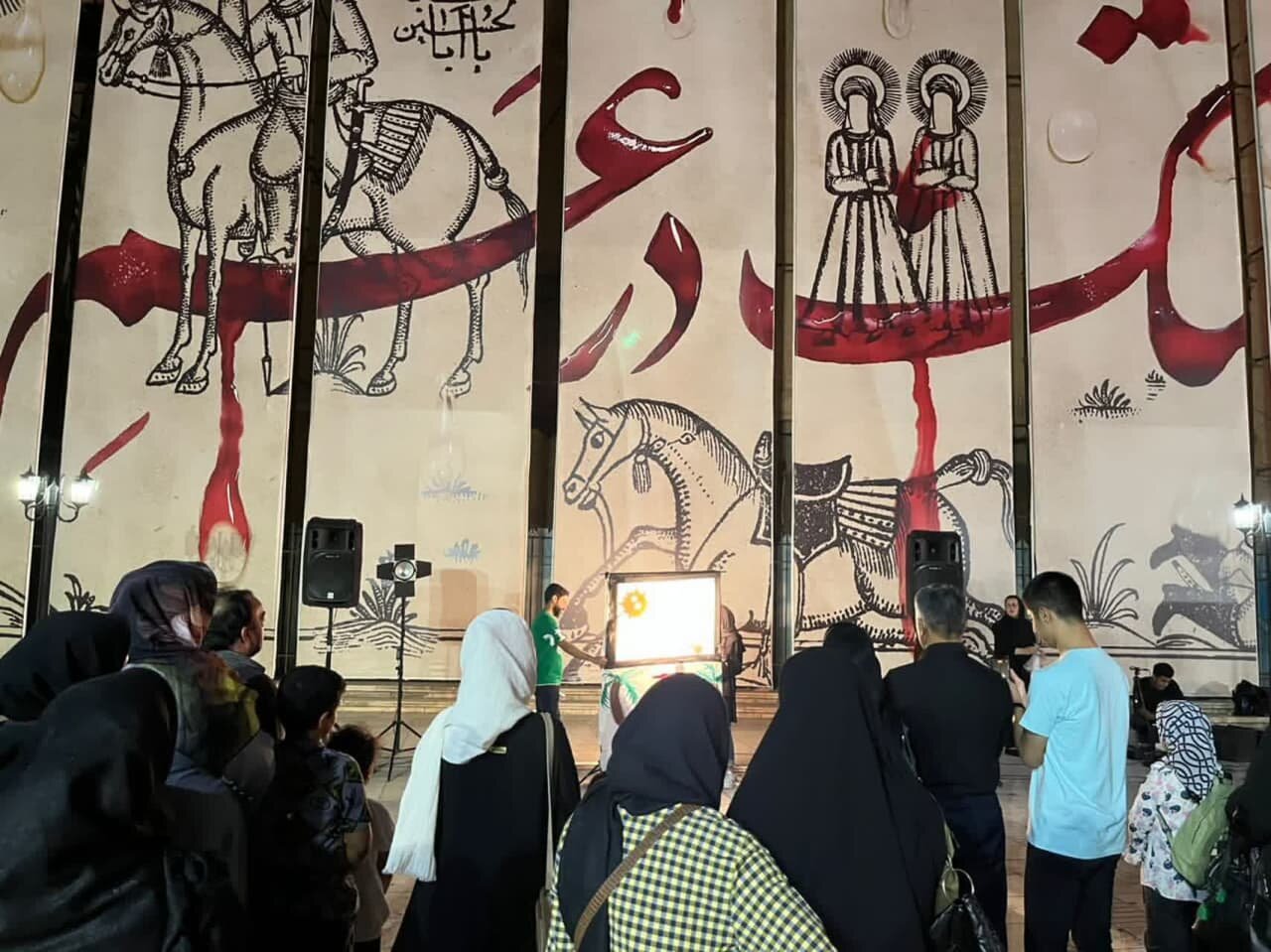 انتقال مفاهیم عاشورایی به کودکان در تئاتر خیابانی «دوقصه پرغصه»