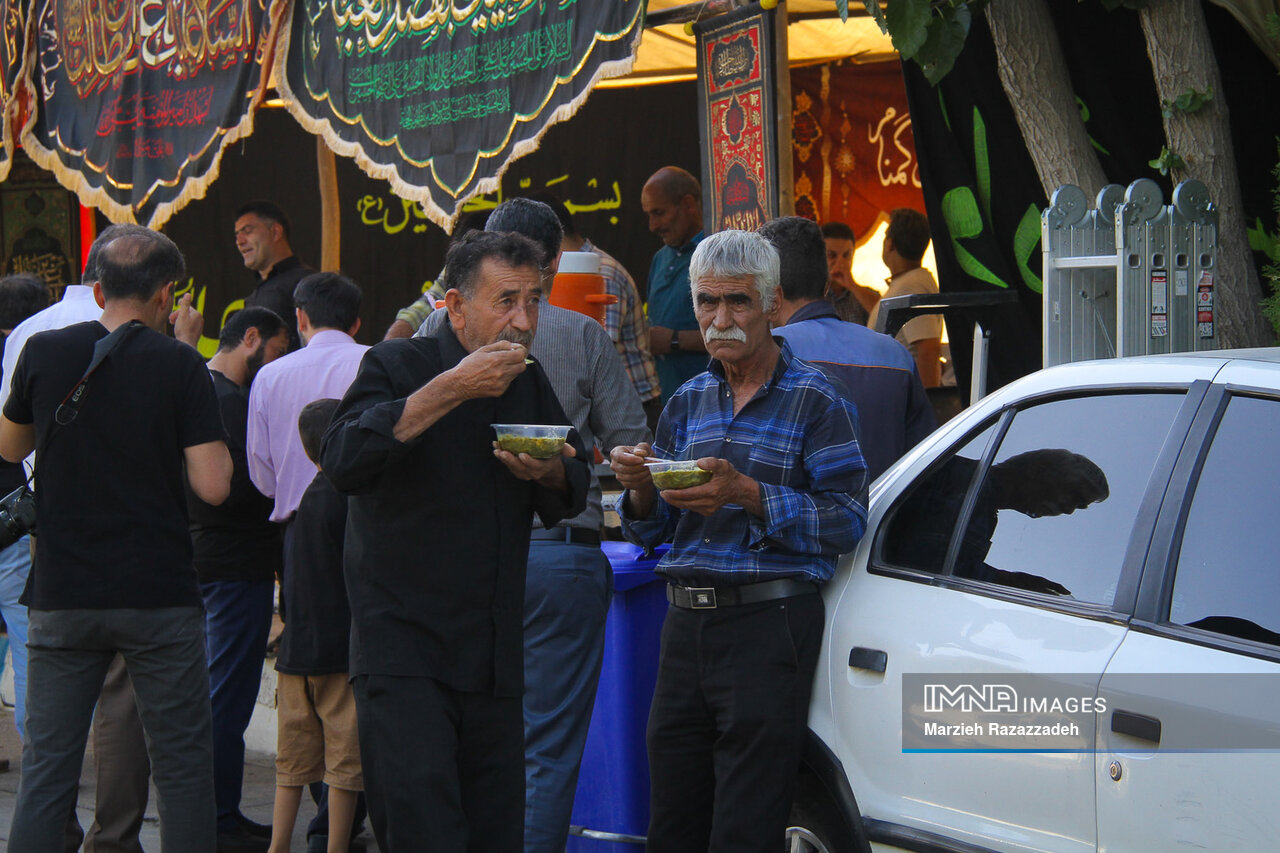 قرار، یادمان شهدای گمنام آرامستان باغ رضوان بود